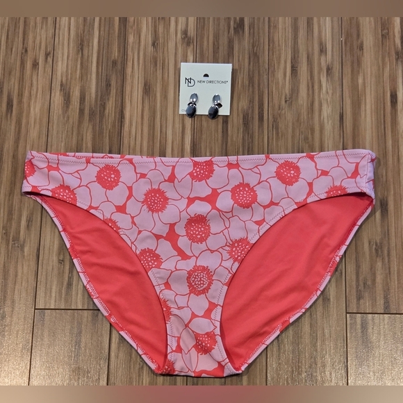 💚 NWT Aerie Swim Floral Bikini Bottom And New Directions Clip On Earrings - Picture 1 of 7